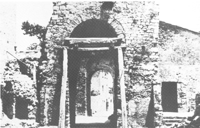 Lucignano Porta S. Giovanni dopo le mine tedesche