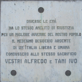 Arezzo Policiano Cimitero lapide destra