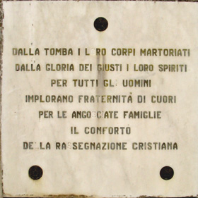 Arezzo Policiano Cimitero lapide sinistra